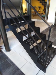 UP&DOWN CARI (3)